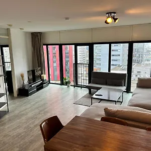 luxury-city-apartment-great-view-free-parking.thehaguehotels.net/